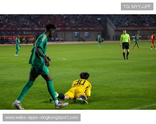 足球极限补时远射惊天倒钩登榜首