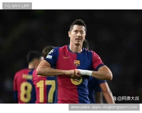 拉菲尼亚补射门前抢点巴萨完成绝杀